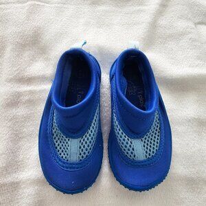 iPlay Water shoes, size 5
